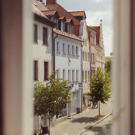 Exklusive Ferienwohnung Arthur In Zentraler Bestlage Von Zeitz! Vollausgestattet, Fahrstuhl, Magenta-Tv, Highspeed Wlan Exterior photo