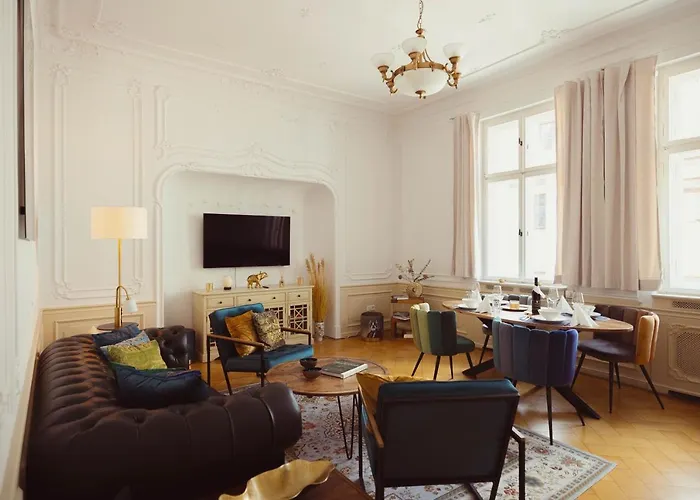 Exklusive Ferienwohnung Arthur In Zentraler Bestlage Von Zeitz! Vollausgestattet, Fahrstuhl, Magenta-Tv, Highspeed Wlan